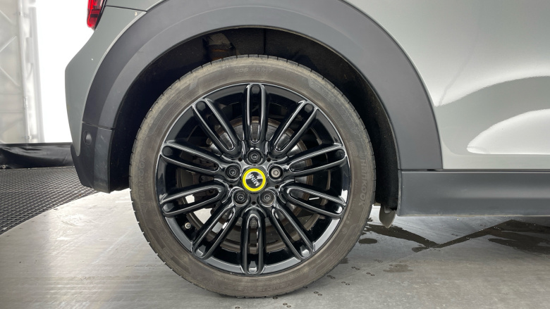 MINI Hatchback 135kW Cooper S Level 2 33kWh 3dr Auto Electric Hatchback